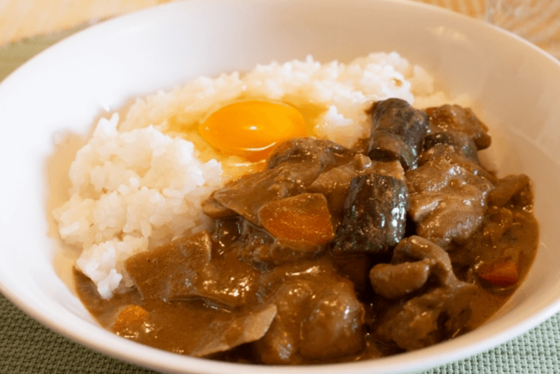カレー（日式咖喱饭） - 日本人都吃生鸡蛋，你也敢吃生鸡蛋吗？