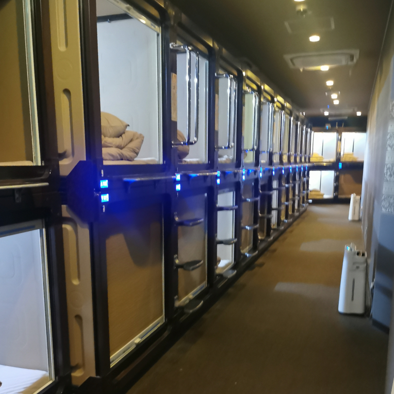 胶囊楼层 - 日本胶囊旅店，你敢住在这里吗？