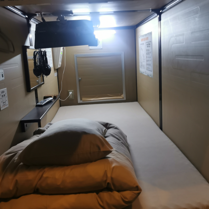 胶囊空间 - 日本胶囊旅店，你敢住在这里吗？